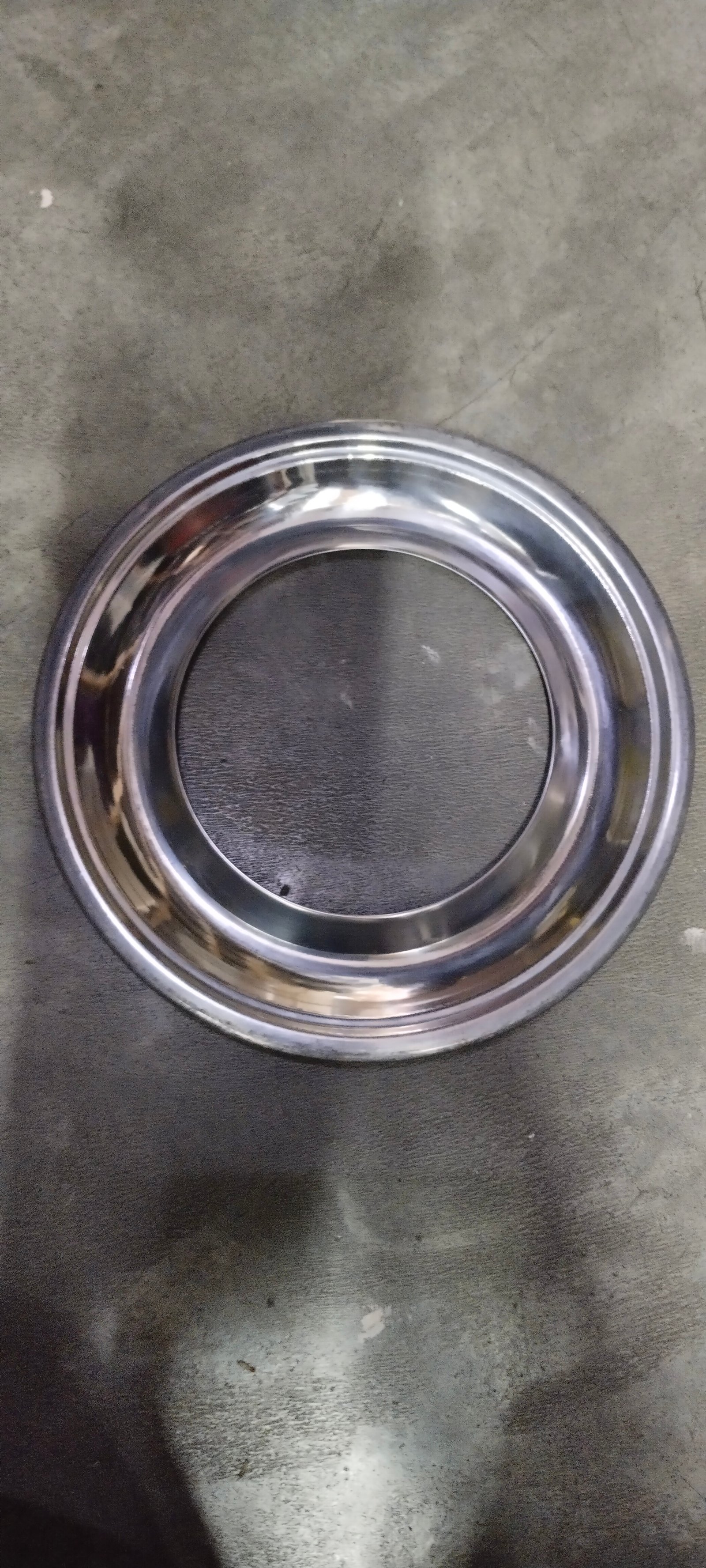 Guest house stand plate
